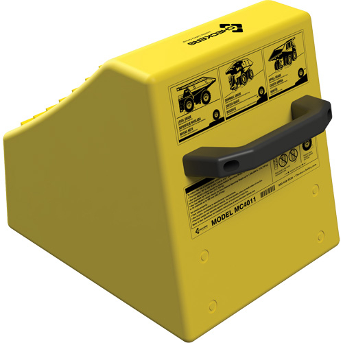 Cale de roue ultra-robuste pour l'exploitation mini&egrave;re Checkers Safety sans support, PEHD, Jaune, 14-1/2" la x 17-1/2" p x 16" h Equipment World