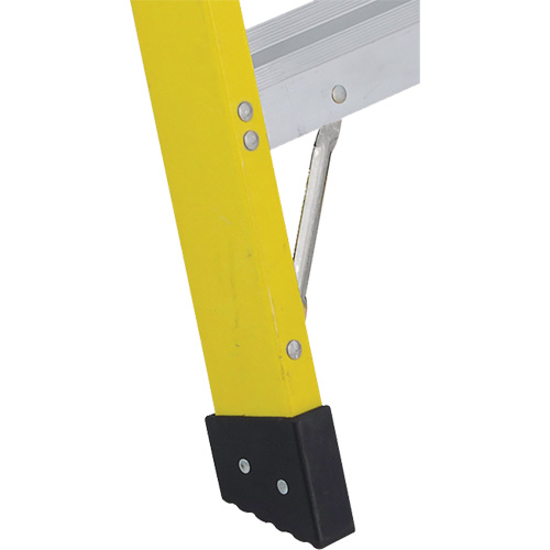 Industrial Heavy-Duty Stepladders (6400 Series), 4', Fibreglass, 300 lbs. Capacity, Type 1A Equipment World