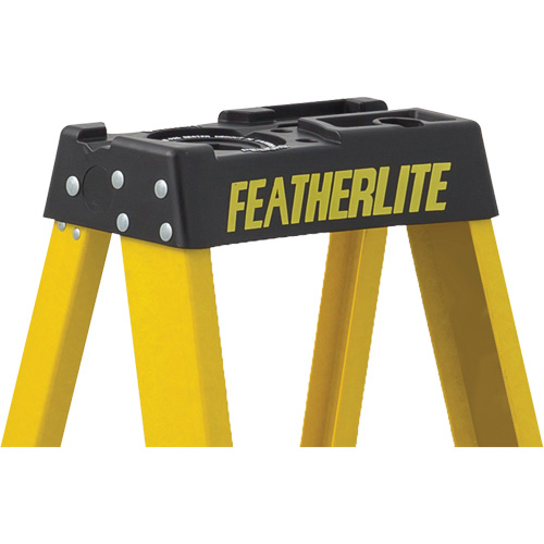 Industrial Heavy-Duty Stepladders (6900 Series), 4', Fibreglass, 300 lbs. Capacity, Type 1A Equipment World