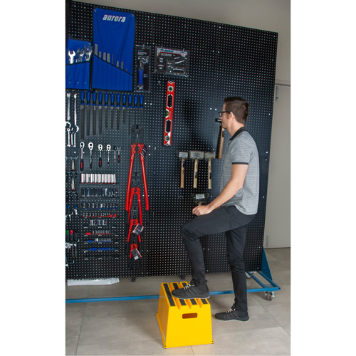 Escabeau industriel, 20-7/8" x 12-3/16" x Hauteur 12" Equipment World