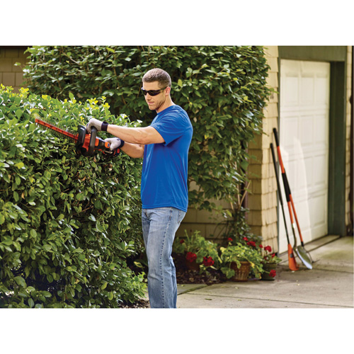 Max* PowerCut Cordless Hedge Trimmer Kit, 22", 20 V, Battery Powered Equipment World