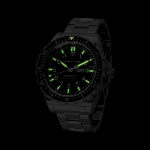 Tr&egrave;s grande montre automatique avec jour/date avec bracelet en acier inoxydable, Num&eacute;rique, &agrave; piles, 46 mm, Argent Equipment World