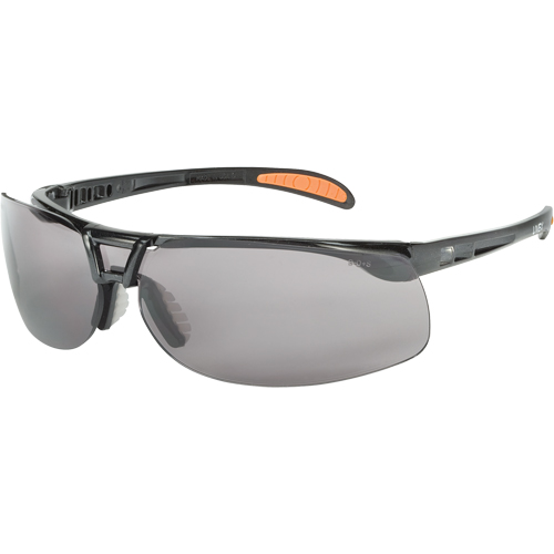 Lunettes de s&eacute;curit&eacute; Uvex Prot&eacute;g&eacute; Ultra-Dura, Lentille Grise/fum&eacute;e, Antibu&eacute;e/Anti-&eacute;gratignures, ANSI Z87+/R&eacute;pond ou surpasse la norme CSA Z94.3 Equipment World
