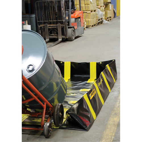 QuickBerm&reg; Containment Berm with Inside Wall Supports, 235 US gal. Capacity, 4' W x 8' L x 12" H, Snap-Up Bracket Equipment World