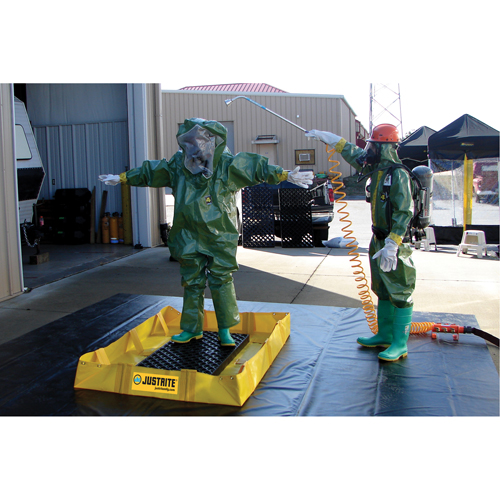 QuickBerm&reg; Lite Containment Berm, 119 gal. Capacity, 4' W x 6' L x 8" H, Snap-Up Bracket Equipment World