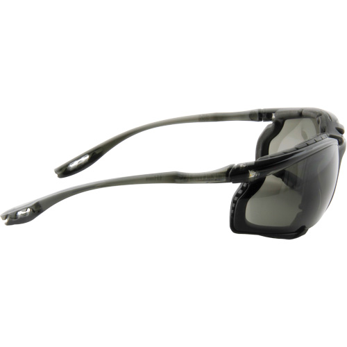 Lunettes de s&eacute;curit&eacute; avec joint en mousse Virtua, Lentille Grise/fum&eacute;e, Antibu&eacute;e, ANSI Z87+/R&eacute;pond ou surpasse la norme CSA Z94.3 Equipment World