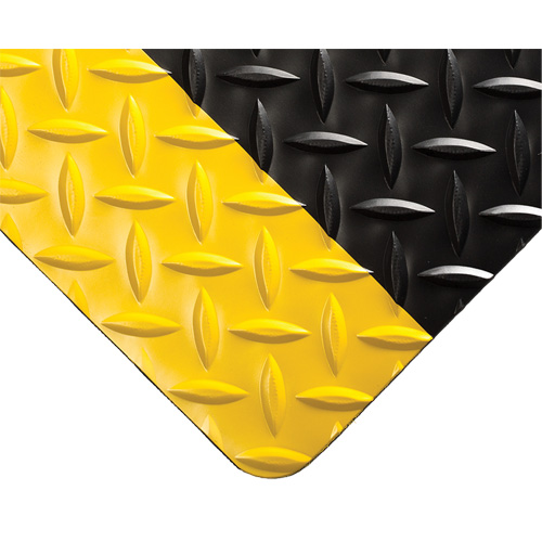 Tapis Diamond-Plate pour tableau de contr&ocirc;le no 701, 3' la x 75' lo, 1/4" &eacute;paisseur, Noir/Jaune, PVC Equipment World