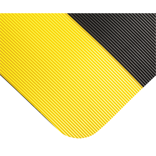 Tapis tr&egrave;s robuste pour panneau de contr&ocirc;le No 720, Ondul&eacute;, 3' x 10' x 5/8", Noir/Jaune, PVC Equipment World