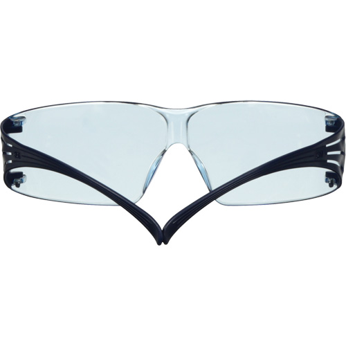 Lunettes de s&eacute;curit&eacute; SecureFit s&eacute;rie 200, Lentille Bleu, Antibu&eacute;e/Anti-&eacute;gratignures, ANSI Z87+/R&eacute;pond ou surpasse la norme CSA Z94.3 Equipment World