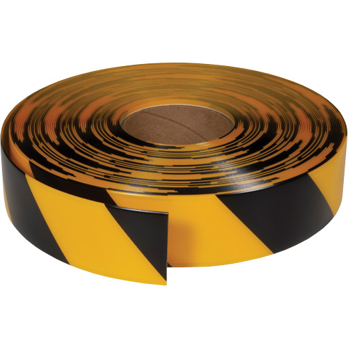 Ruban de marquage tr&egrave;s r&eacute;sistant pour plancher ArmorStripe, 2" x 100', PVC, Noir et jaune Equipment World