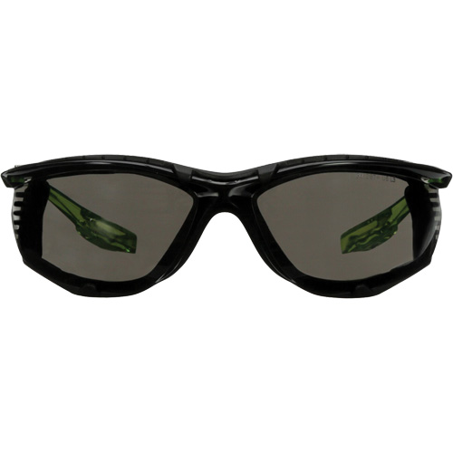 Lunettes de s&eacute;curit&eacute; de s&eacute;rie Solus CCS, Lentille Gris, Antibu&eacute;e/Anti-&eacute;gratignures, R&eacute;pond ou surpasse la norme CSA Z94.3 Equipment World