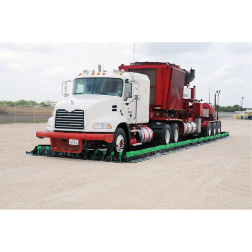 Ultimate Copolymer 2000 Ultra-Containment Berm&reg;, 12' W x 30' L x 12" H, Hinge Bracket Equipment World