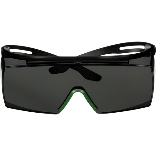 Lunettes de s&eacute;curit&eacute; SecureFit s&eacute;rie 3700 SF3730AS-BLK, Lentille Gris/IR 3.0, Anti-&eacute;gratignures, ANSI Z87+/R&eacute;pond ou surpasse la norme CSA Z94.3 Equipment World