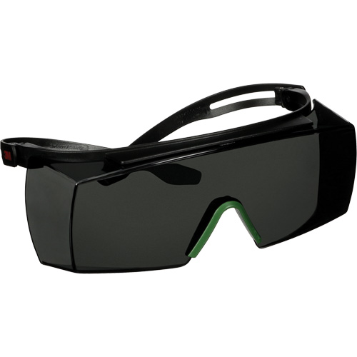 Lunettes de s&eacute;curit&eacute; SecureFit s&eacute;rie 3700 SF3730AS-BLK, Lentille Gris/IR 3.0, Anti-&eacute;gratignures, ANSI Z87+/R&eacute;pond ou surpasse la norme CSA Z94.3 Equipment World