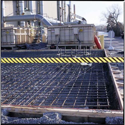 Ruban pour barricade, Anglais, 3" la x 200' lo, 3 mils, Noir sur jaune Equipment World