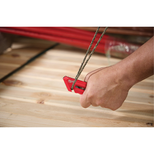 Couteau utilitaire compact pour usage multiple Equipment World