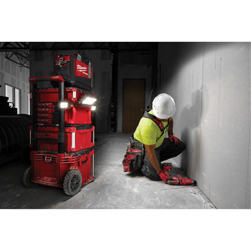 Lampe/chargeur M18 Packout, DEL, 3000 lumens Equipment World