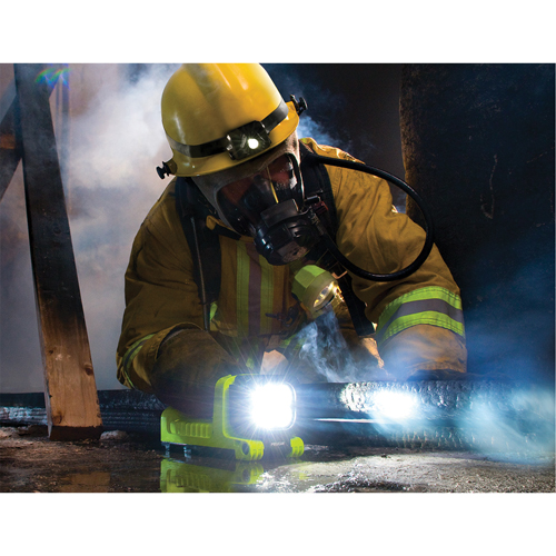 Lanterne, DEL,  Lumens, Piles C Equipment World