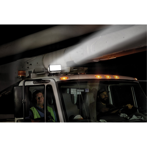 Ensemble d'&eacute;clairage orientable polyvalent &agrave; t&eacute;l&eacute;commande, DEL, 4250 lumens Equipment World