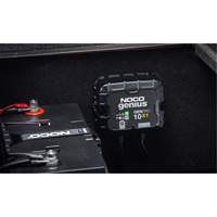 Chargeur de batterie embarqu&eacute; &agrave; 1 sortie de 10 amp&egrave;res GenPro10X1 Genius Equipment World