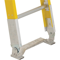 Single Section Straight Ladder - 6100 Series, 16', Fibreglass, 375 lbs., CSA Grade 1AA Equipment World