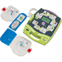 D&eacute;fibrillateur AED Plus, Semi-automatique, Anglais, Classe 4 Equipment World