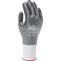 Gants r&eacute;sistants aux coupures 577, Taille 6/Petit, Calibre 13, Rev&ecirc;tement Mousse de nitrile, Enveloppe en PEHP, ANSI/ISEA 105 niveau 3/EN 388 niveau C Equipment World
