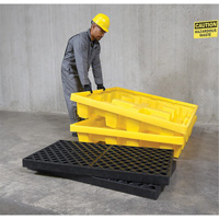 Ultra-Spill Pallet emboitable, 4 barils, Capacit&eacute; de d&eacute;versement 66 gal. US, 51" x 51" x 10" Equipment World