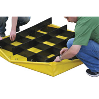 Ultra-Spill Pallet flexible, 4 barils, Capacit&eacute; de d&eacute;versement 66 gal. US, 48" x 48" x 7" Equipment World