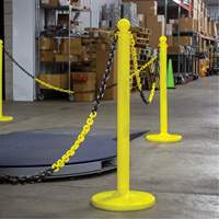 Bicolour Plastic Barrier Chain, Green/White Equipment World