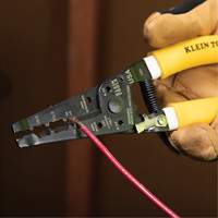 Pince &agrave; d&eacute;nuder/coupe-c&acirc;bles double NM Klein-Kurve&reg;, 8" Equipment World