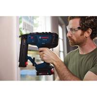 Brushless 18-Gauge Brad Nailer Kit with Standard Power Battery, 18 V, Lithium-Ion Equipment World