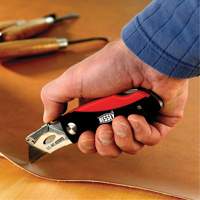 Couteau utilitaire pliant, 2-3/8" lame, poign&eacute;e en Plastique/Coussin&eacute;e Equipment World