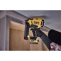 Cloueuse de finition sans fil cal 18 XR, 20 V, Lithium-ion Equipment World
