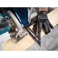 &eacute;querre de charpentier MACH-1 Smart Mark Johnny Square&reg; de 7-1/4 po avec fiole de niveau Equipment World