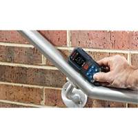 T&eacute;l&eacute;m&egrave;tre laser rouge connect&eacute; BLAZE, 0.0' - 165' (0.0 m - 50,2 m) Gamme de mesure, Num&eacute;rique (&eacute;lectronique) Equipment World