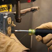 Ensemble de tourne-&eacute;crou & tournevis multi-foret 3 mcx, 12-63/100" lo, Prise Coussin&eacute;e Equipment World
