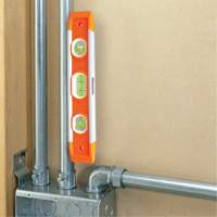 Niveau torpille, 9" lo, Plastique, 3 fioles, Magn&eacute;tique Equipment World
